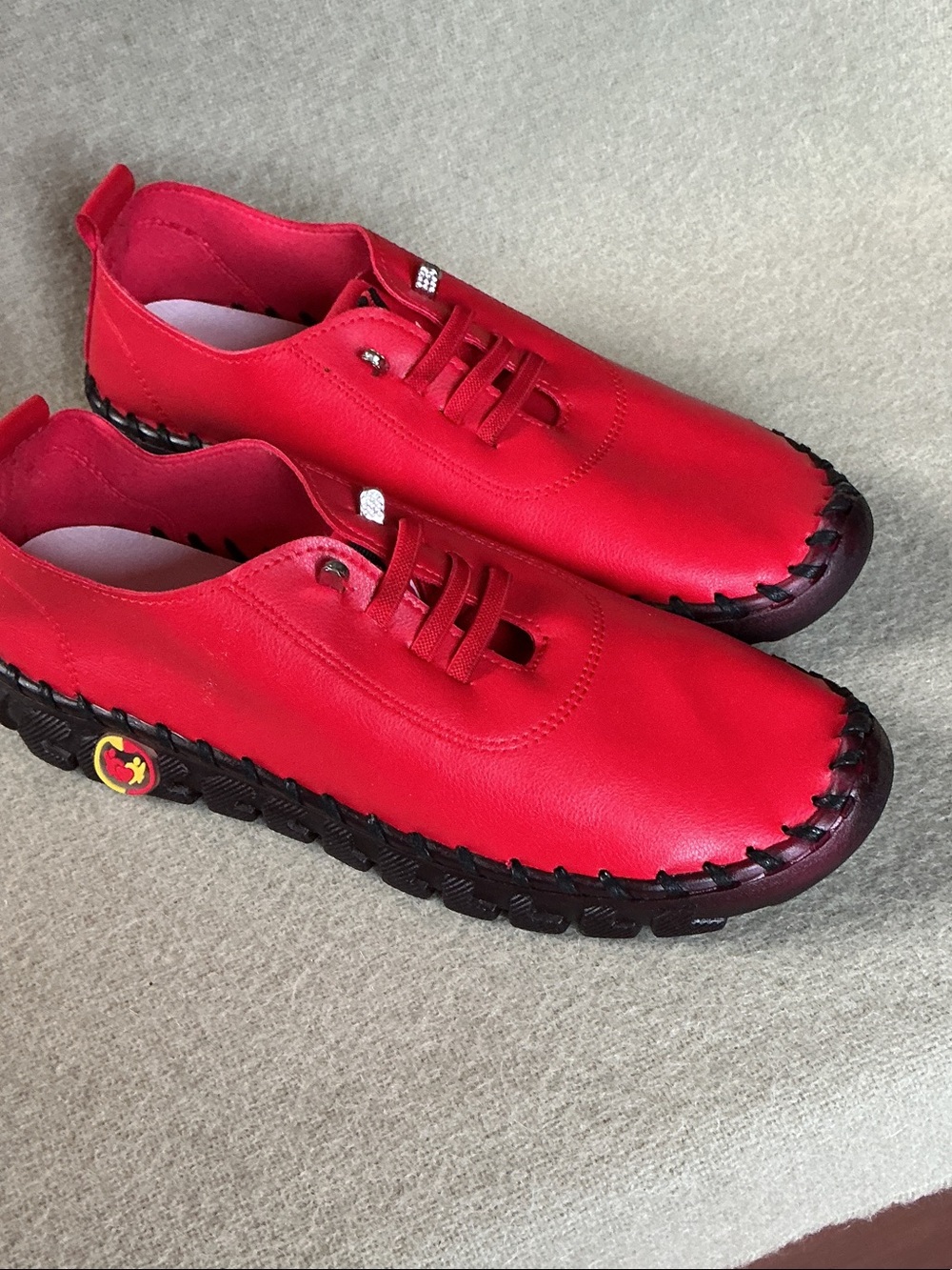 Red Women's Moccasin-Style Casual Slip-On Shoes